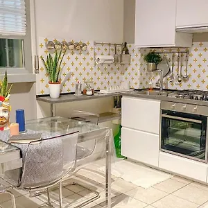 https://a-casa-di-gin-milano.it-lombardy.com