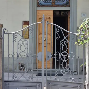https://viola-sansepolcro.it-tuscanyhotel.com